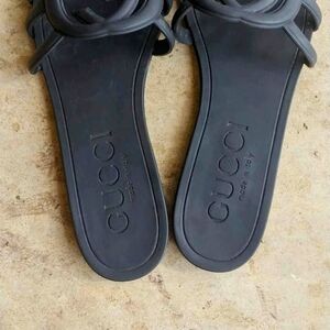 Gucci Women's Elegant Black Sandals
